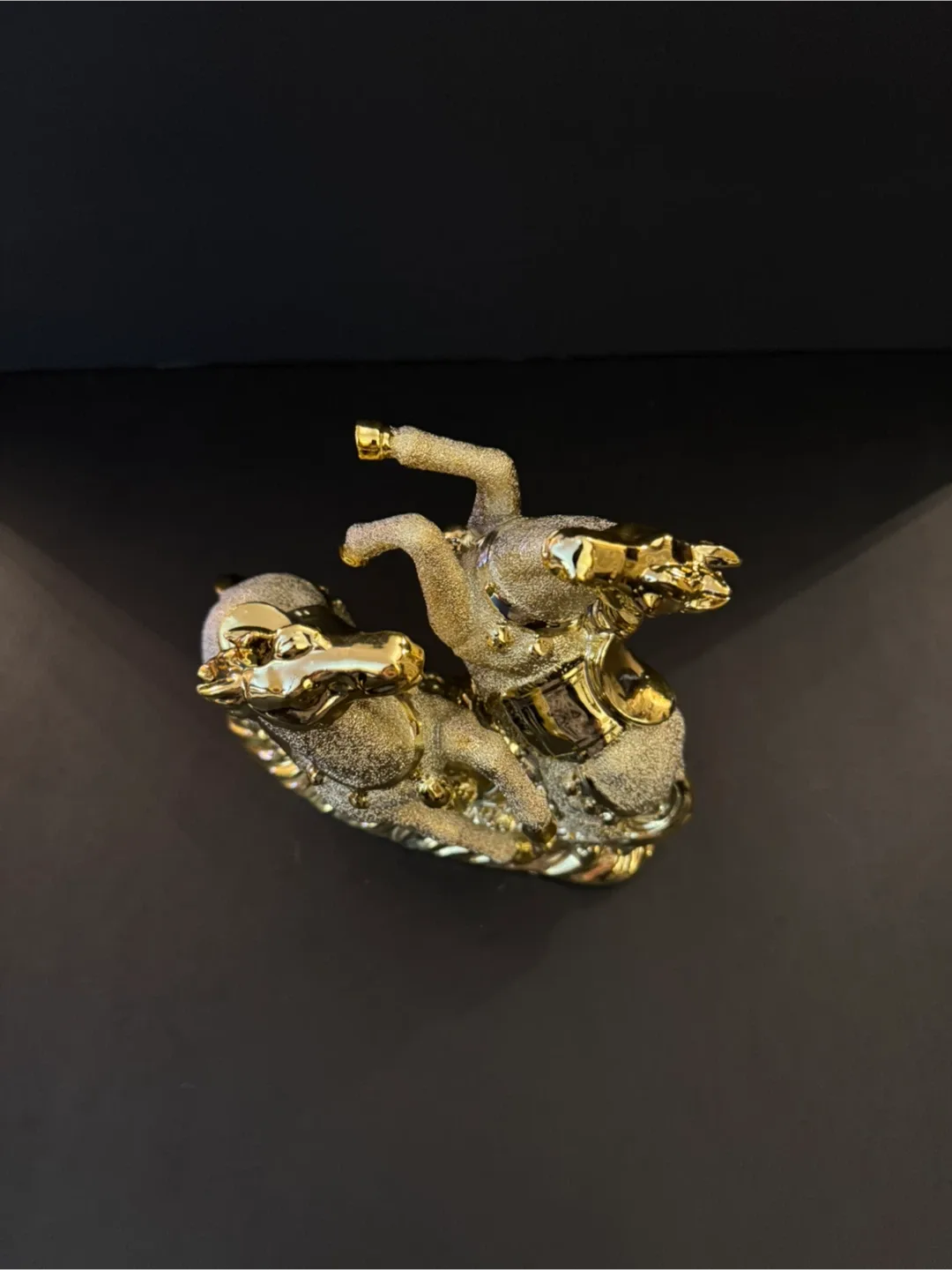 Gold Horse Figurine image indicator(2)