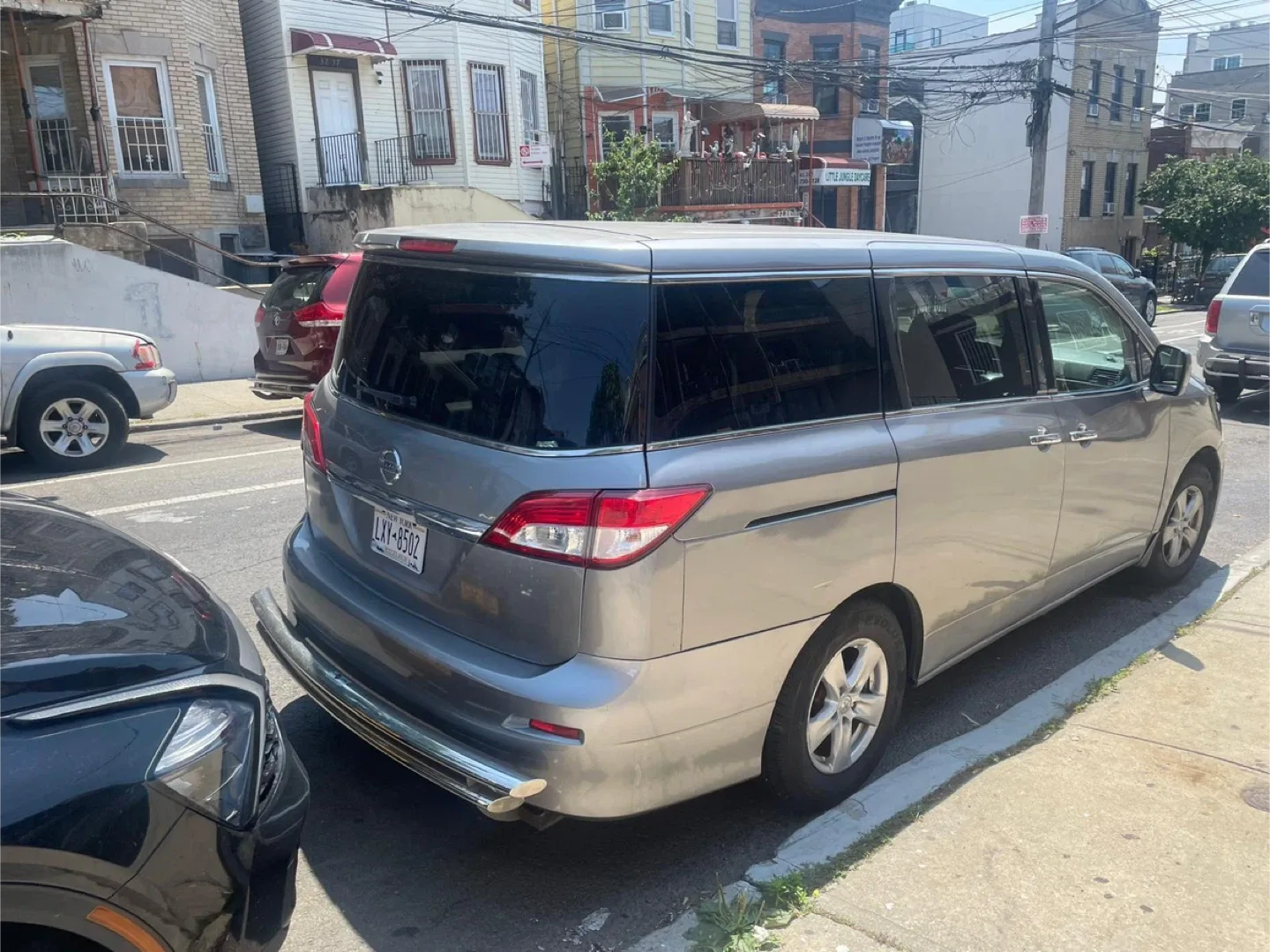 Nissan Quest Minivan image indicator(2)