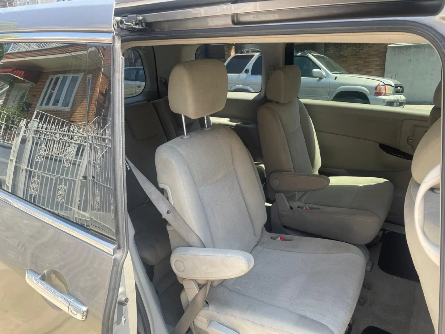 Nissan Quest Minivan image indicator(6)