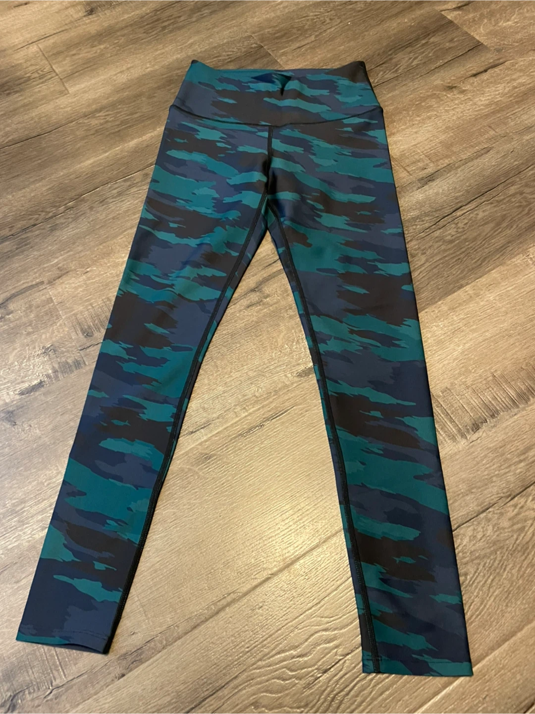 Camo Leggings - Size Small