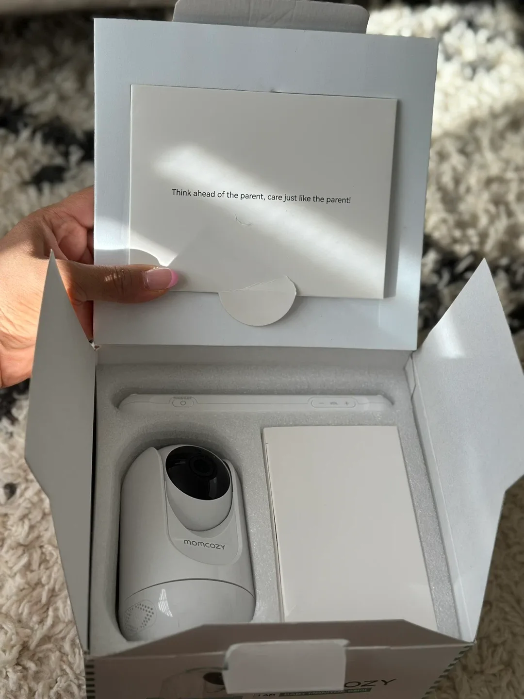 Momcozy BM01 Baby Monitor - Like New! image indicator(2)