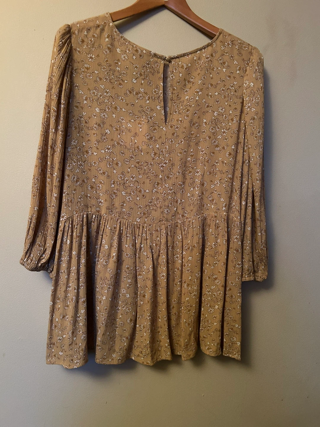 Brand new Dress Forum Floral Print Long Sleeve Top - photo 2