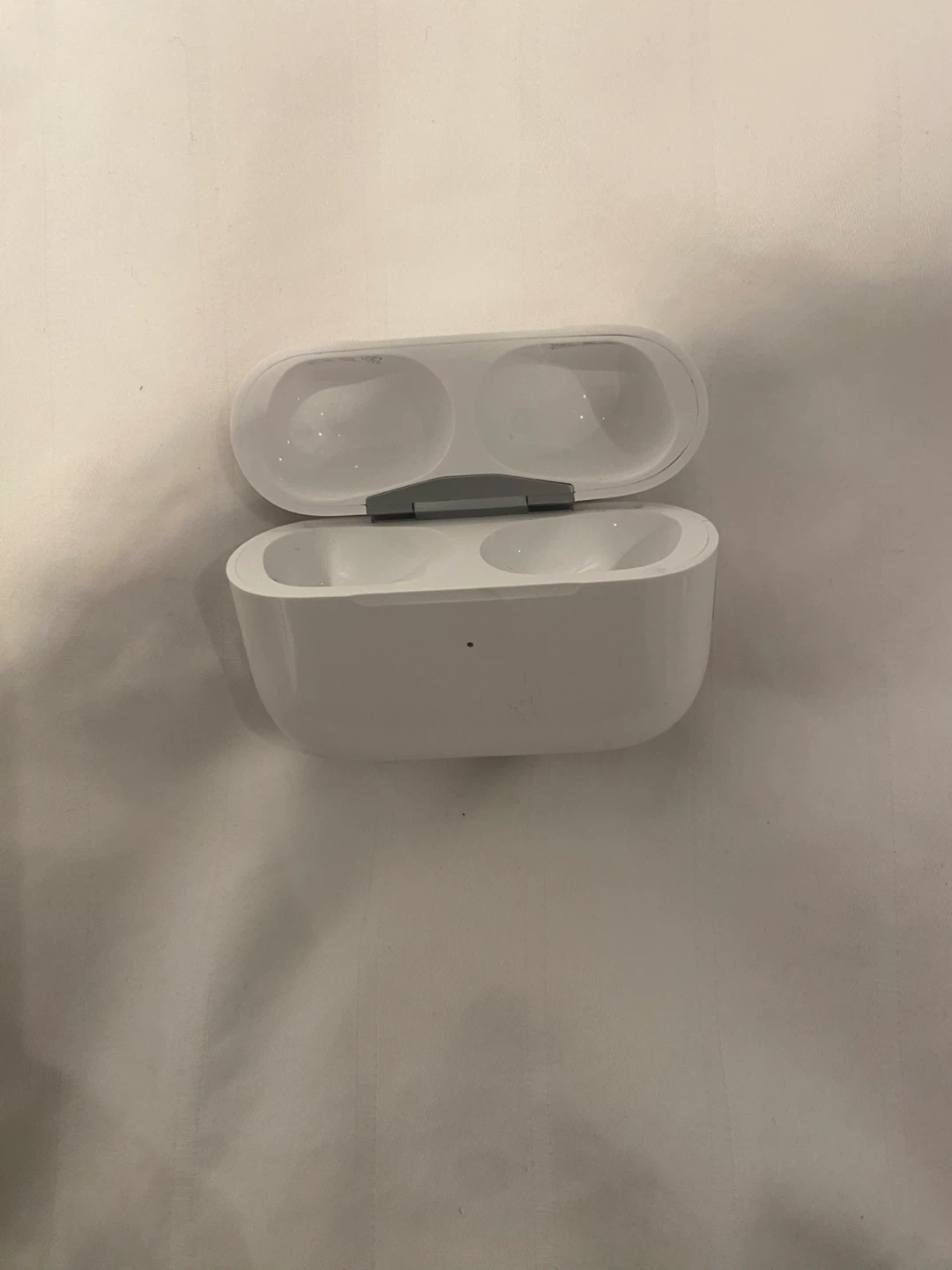 AirPods Pro Charging Case - photo 2