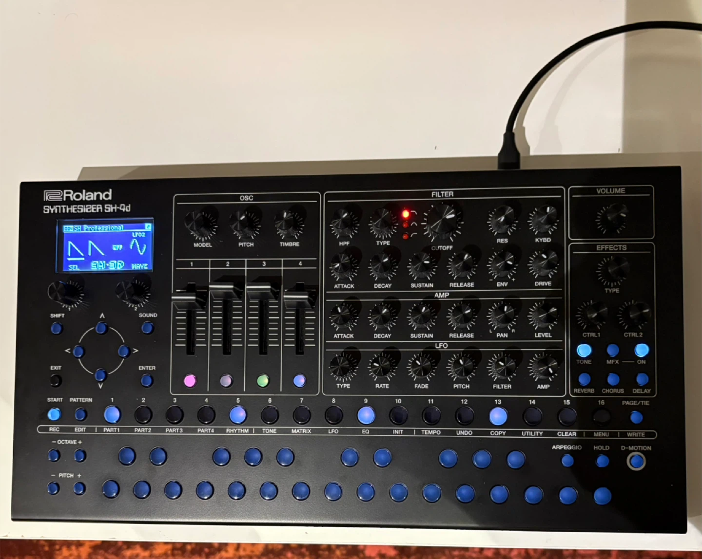 Roland Synthesizer SH-4d - photo 2
