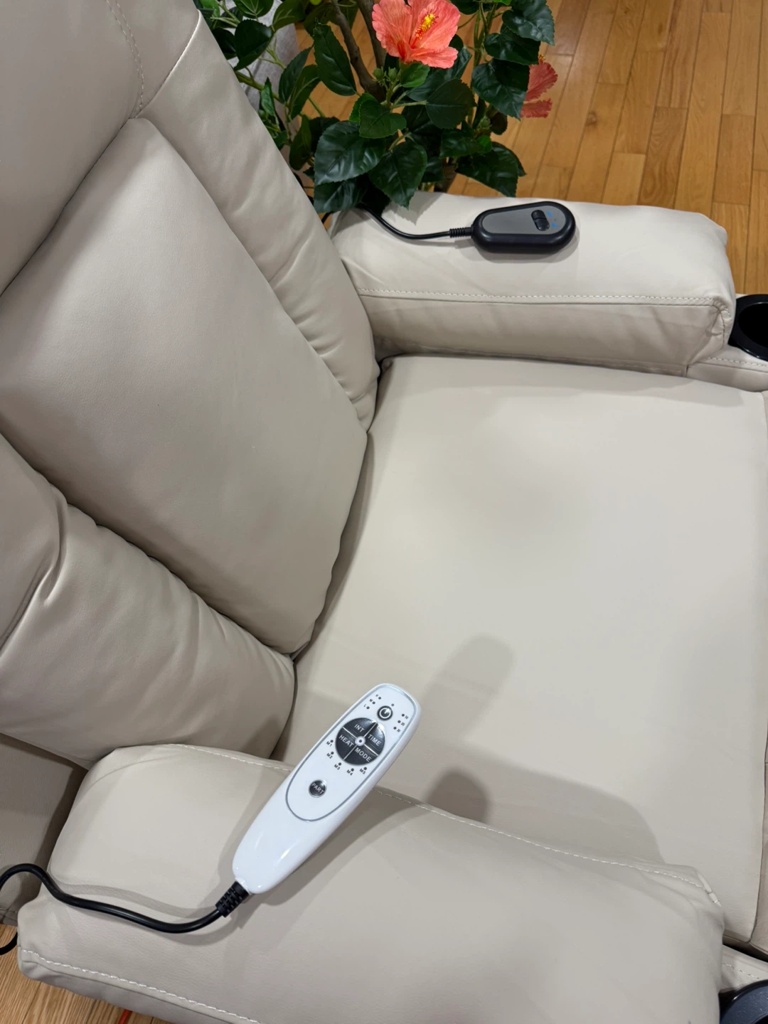 Beige Leather Recliner with Massage & Heat - photo 2