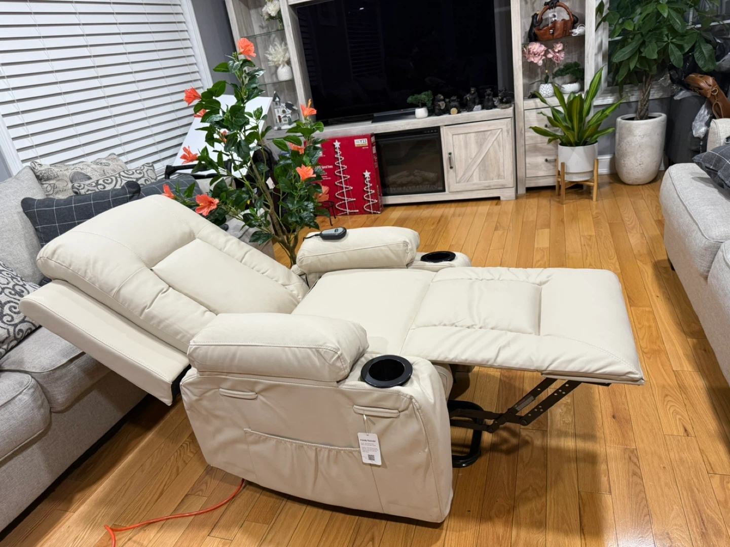 Beige Leather Recliner with Massage & Heat - photo 4