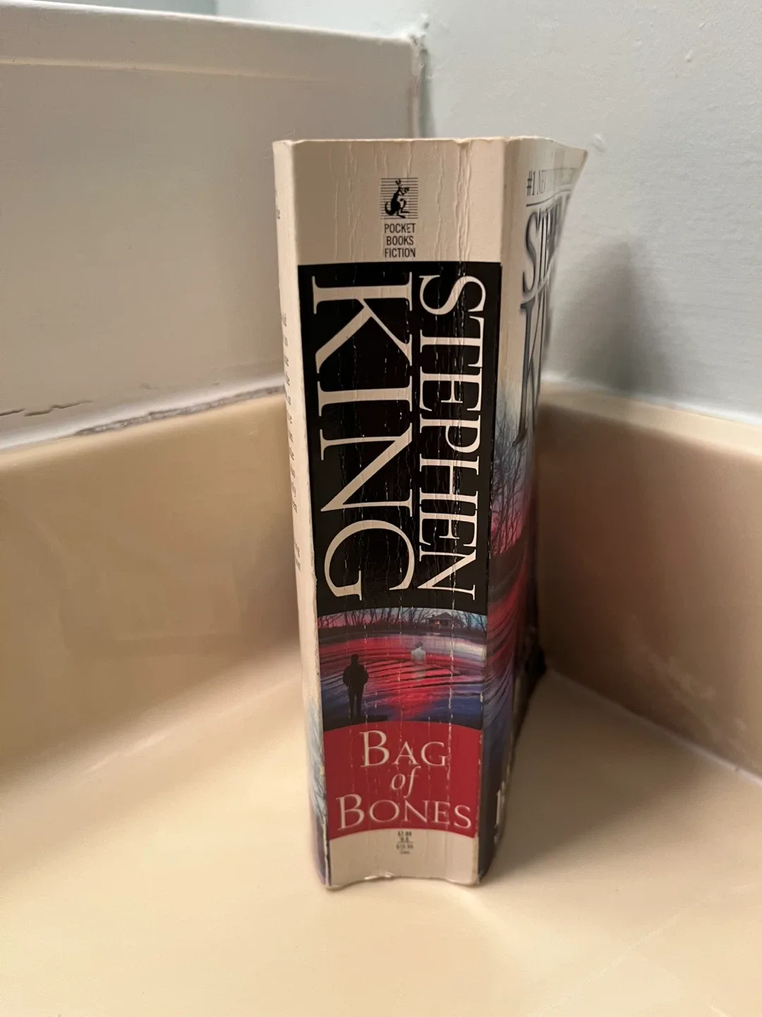 Bag of Bones Stephen King Mass Market Paperback Book image indicator(5)