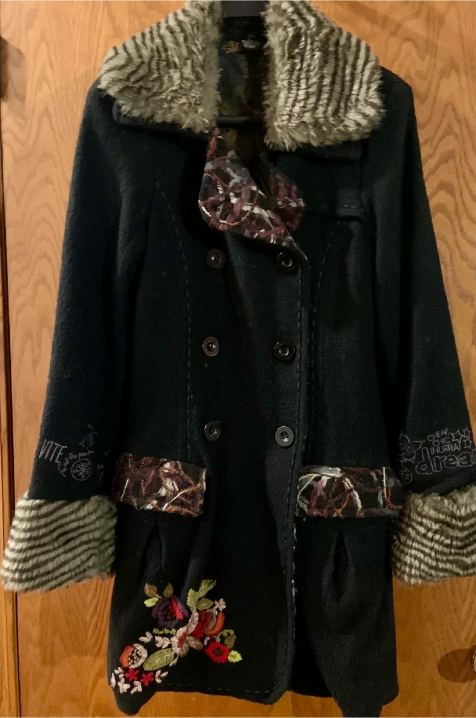 Desigual “Dream the Future” black Coat image indicator(6)