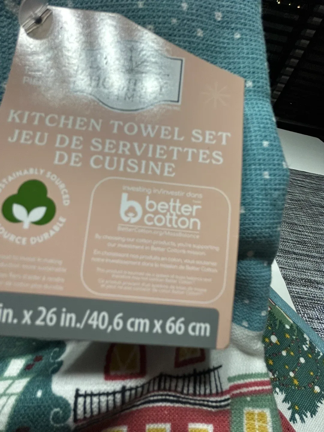 Holiday Kitchen Towel Set & Oven Mitt image indicator(3)