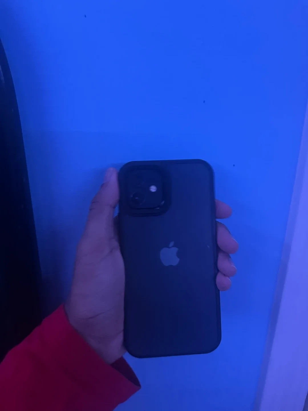 iPhone 12 Black image indicator(2)