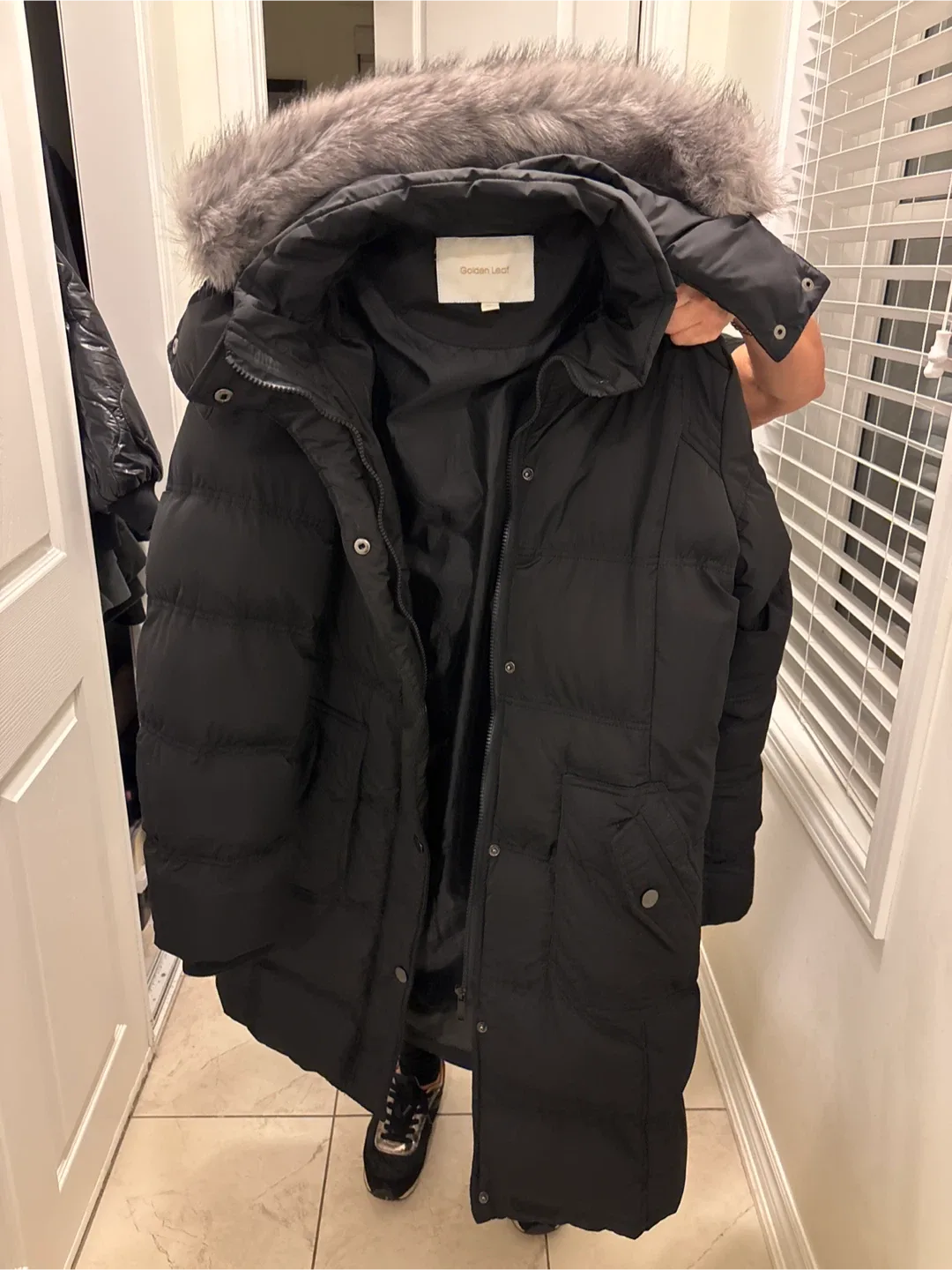 Golden Leaf Black Puffer Coat image indicator(2)