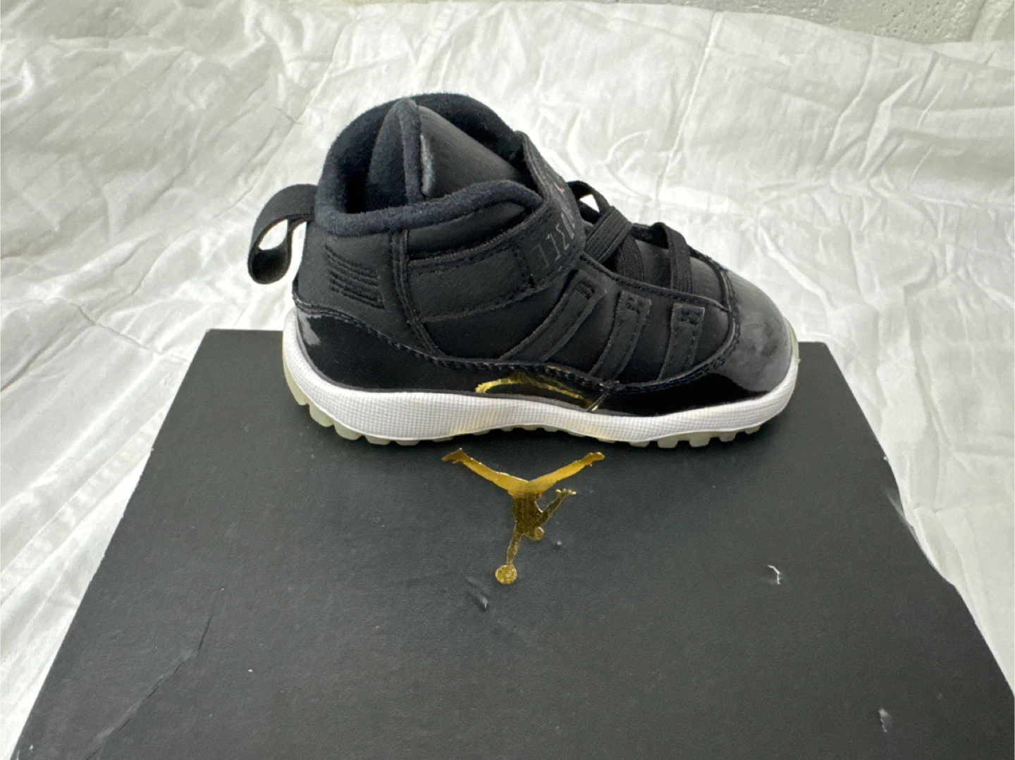 Jordan 11 Retro BT Size 6C - photo 4