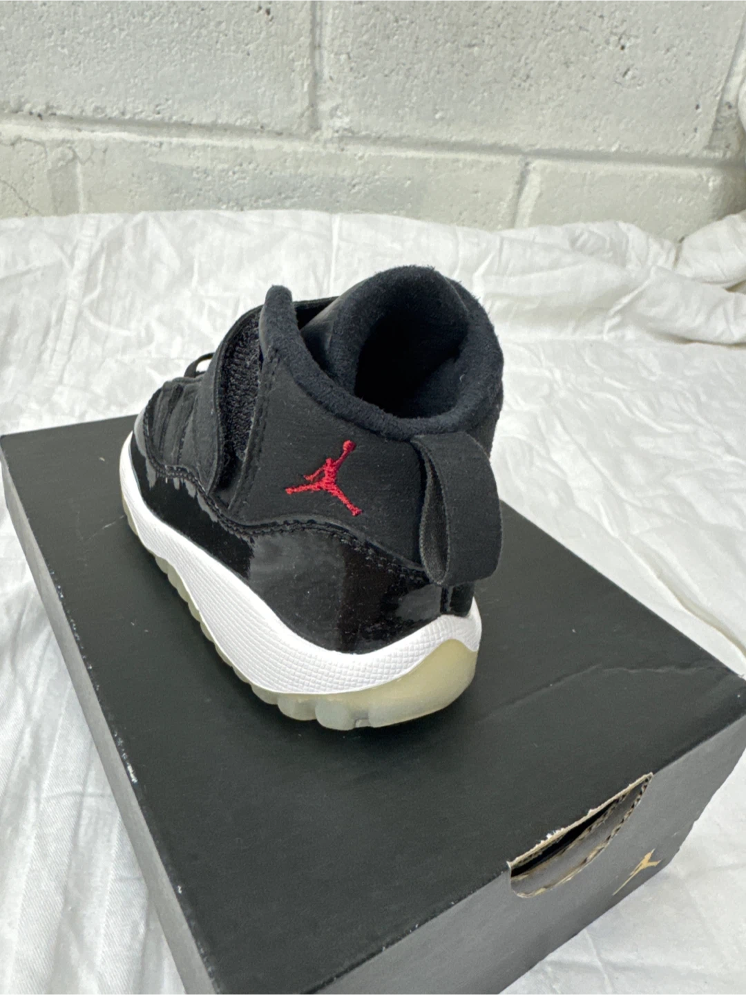 Jordan 11 Retro BT Size 6C - photo 3