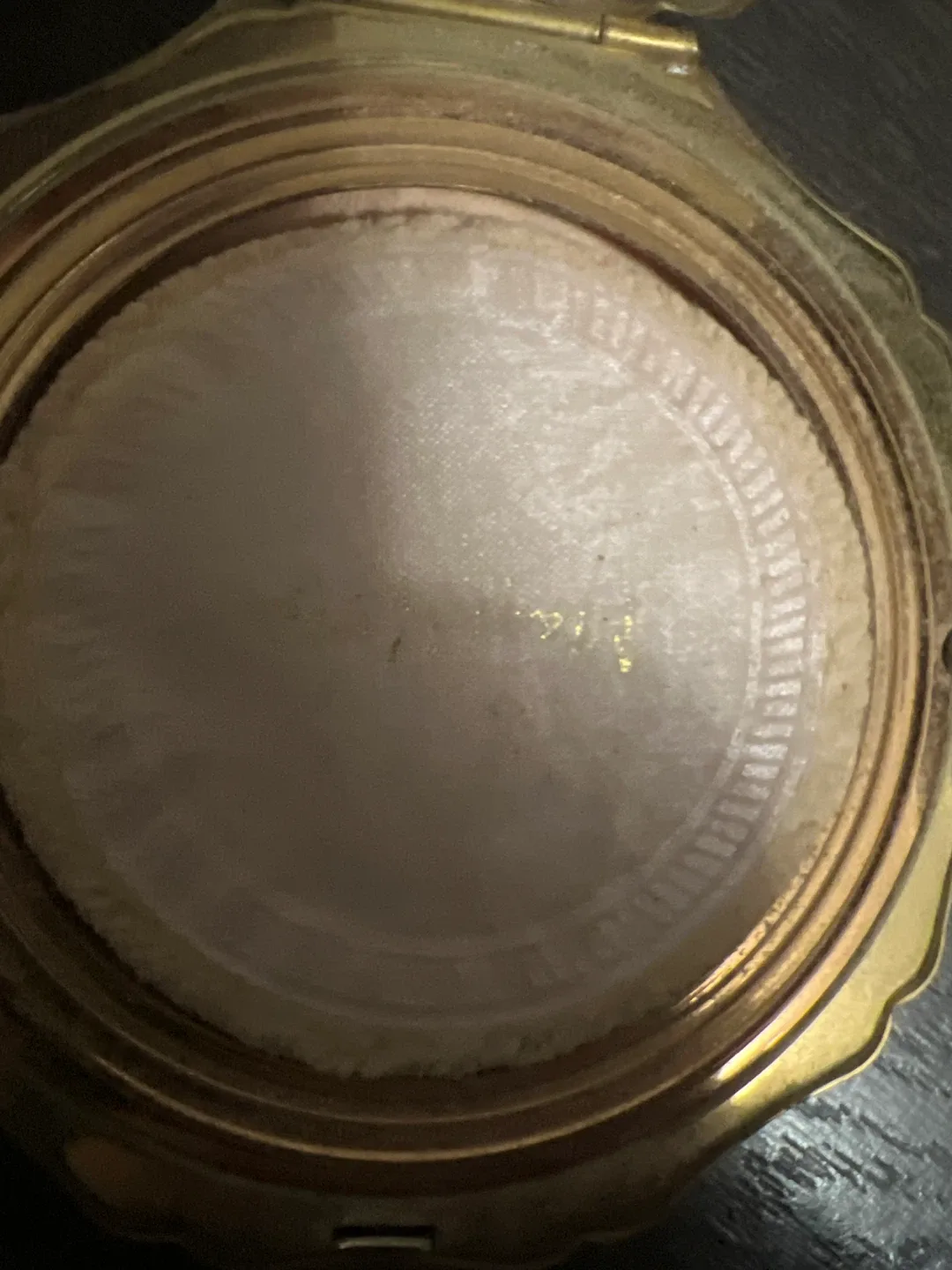 Stratton Vintage Powder Compact image indicator(4)