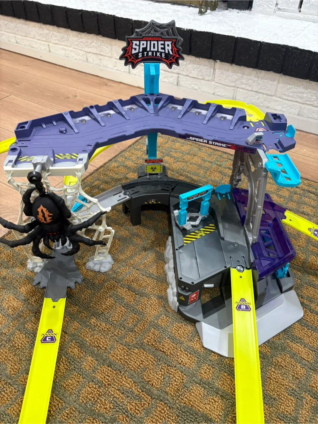 Metal Machines Spider Strike Track Set image indicator(10)