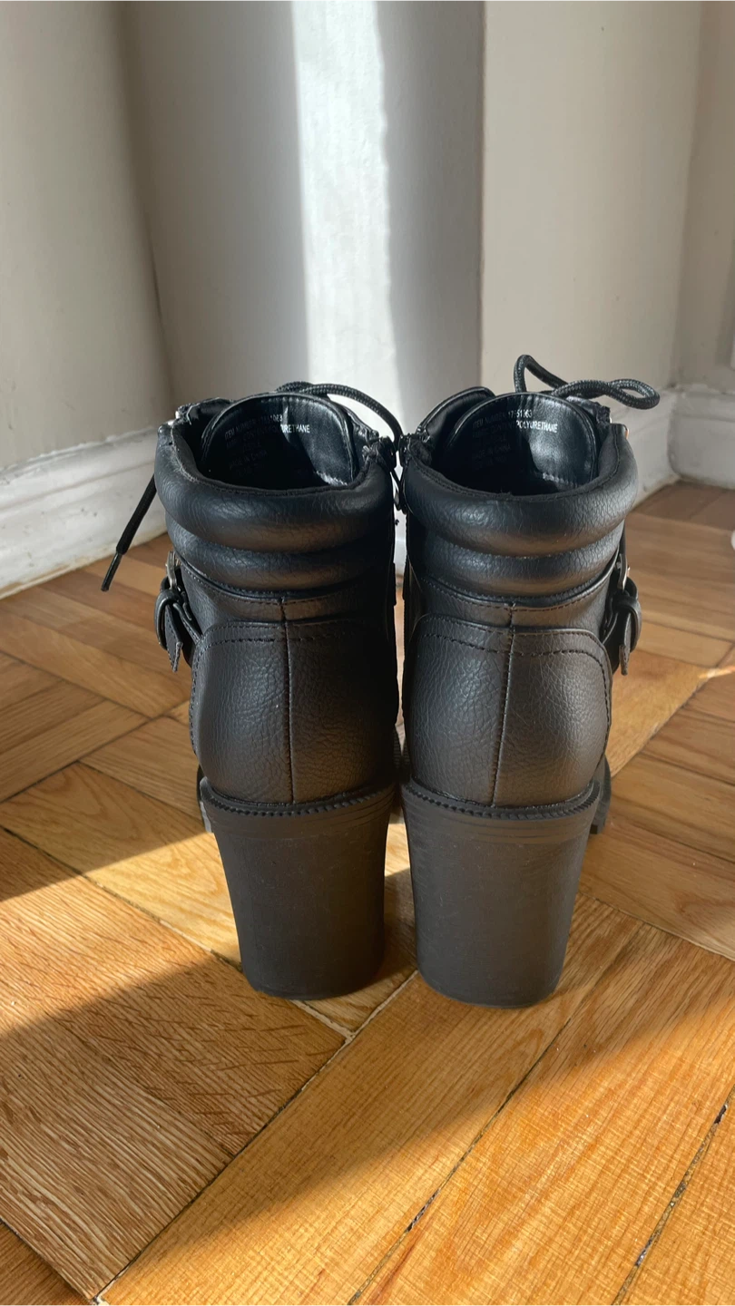 Black Heeled Ankle Boots, Size 7WW - photo 4