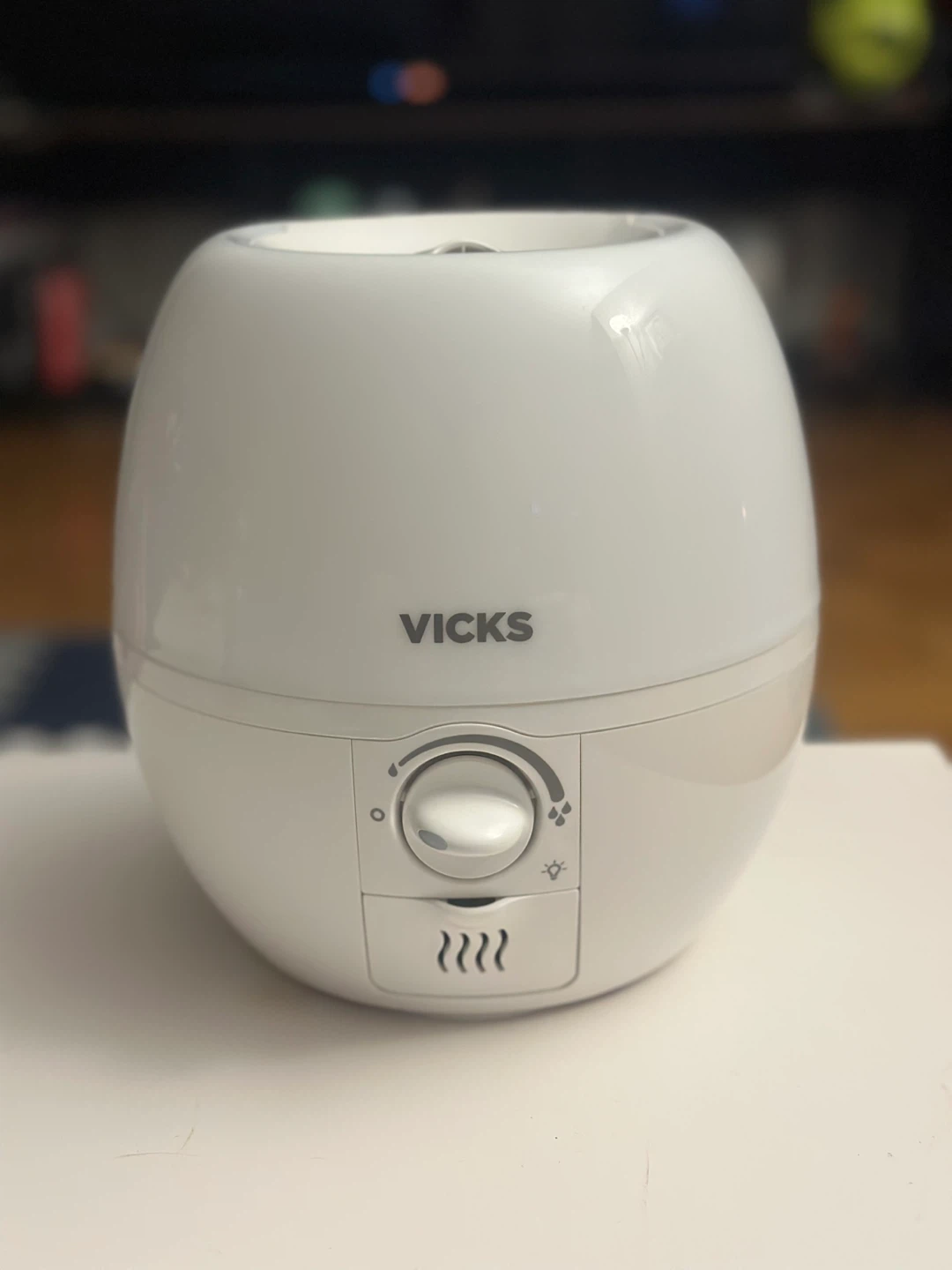 Vicks 3-in-1 Humidifier, Diffuser and 7 Colours Night Light