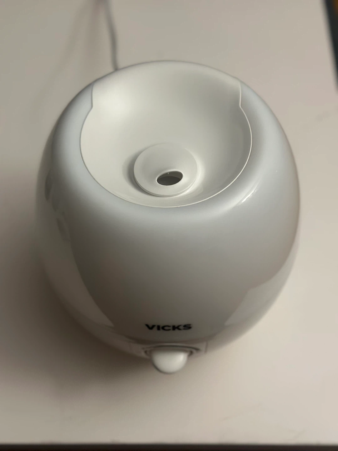 Vicks 3-in-1 Humidifier, Diffuser and 7 Colours Night Light - photo 2