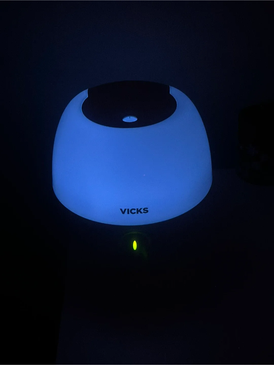 Vicks 3-in-1 Humidifier, Diffuser and 7 Colours Night Light image indicator(4)