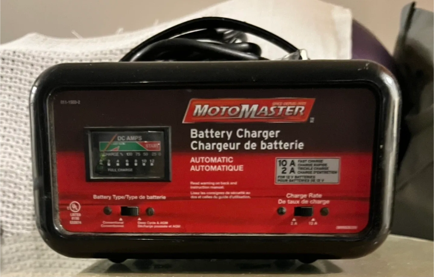 MotoMaster 10/2A Battery Charger image indicator(2)
