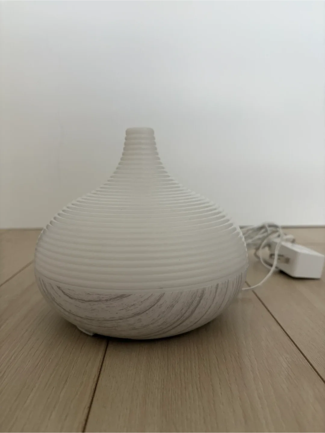 Aroma Diffuser with Charger image indicator(2)