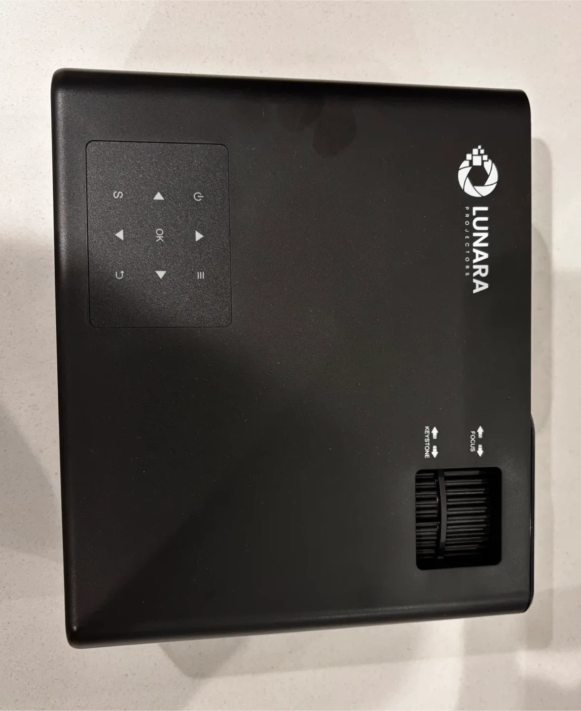 Ensemble Cinéma Maison 8K – Projecteur + Écran 72’’ image indicator(2)