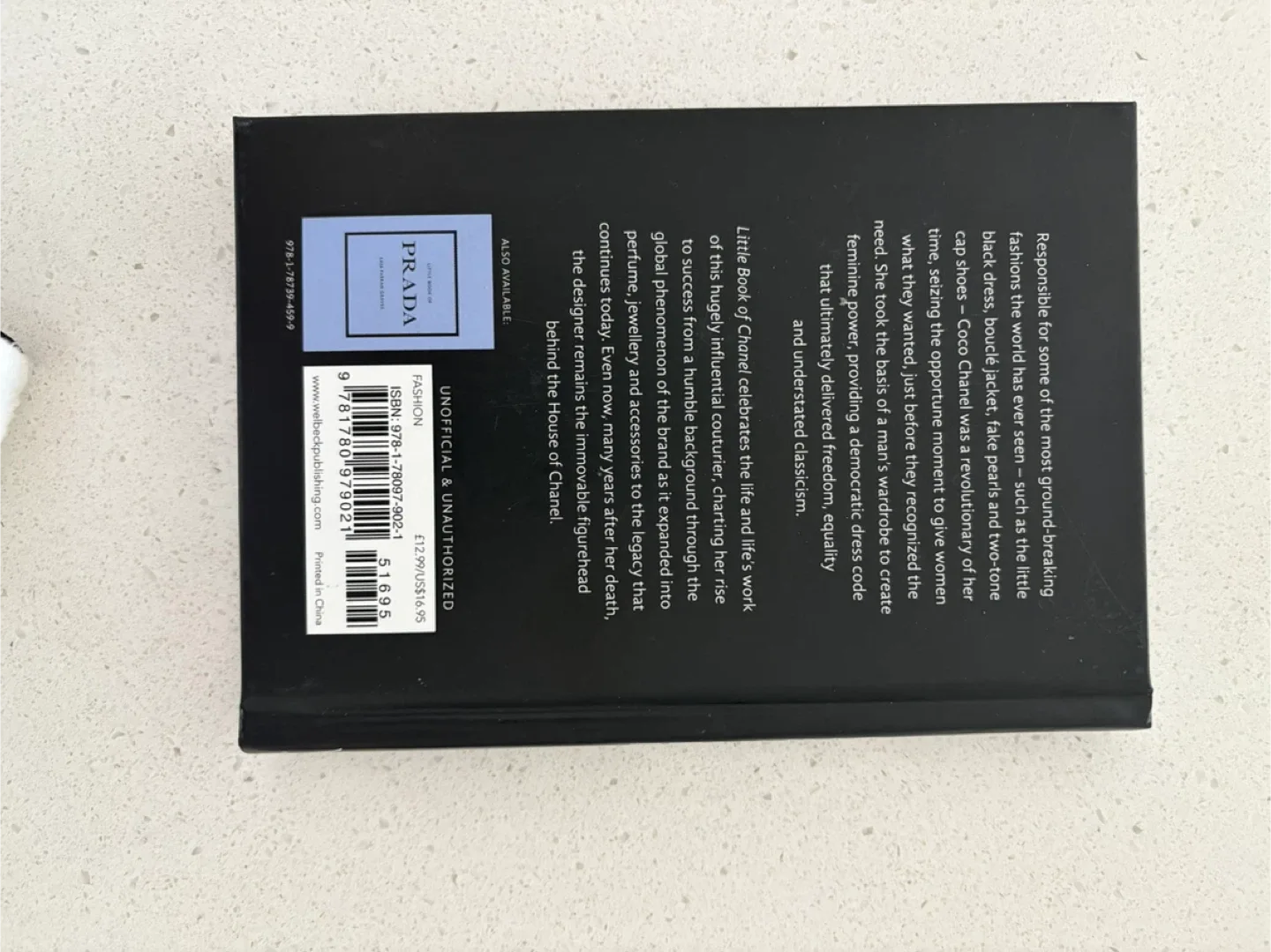 Little Book of Chanel by Emma Baxter-Wright image indicator(2)