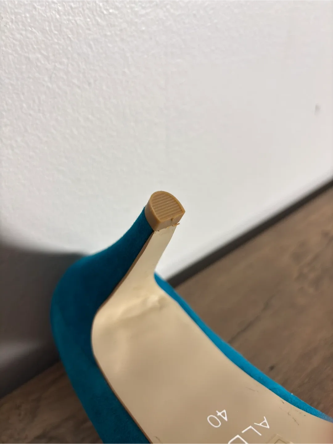 ALDO Teal Suede Pumps Size 40 - Secure Now! image indicator(7)