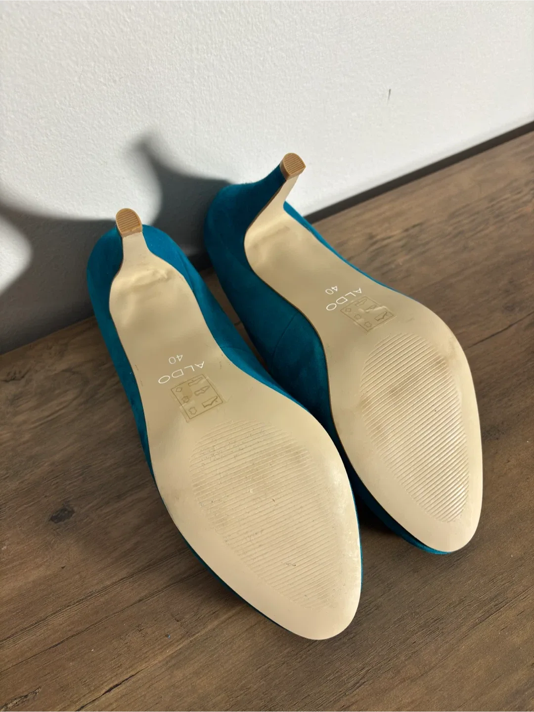 ALDO Teal Suede Pumps Size 40 - Secure Now! image indicator(6)