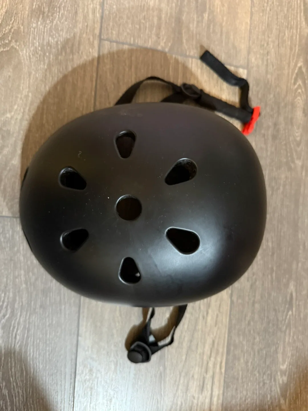 Black Helmet - Size L image indicator(4)