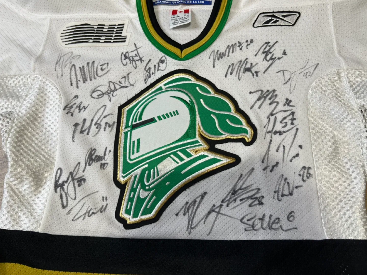 LONDON KNIGHTS Autographed Hockey Jersey OHL Sz S/M Youth image indicator(3)
