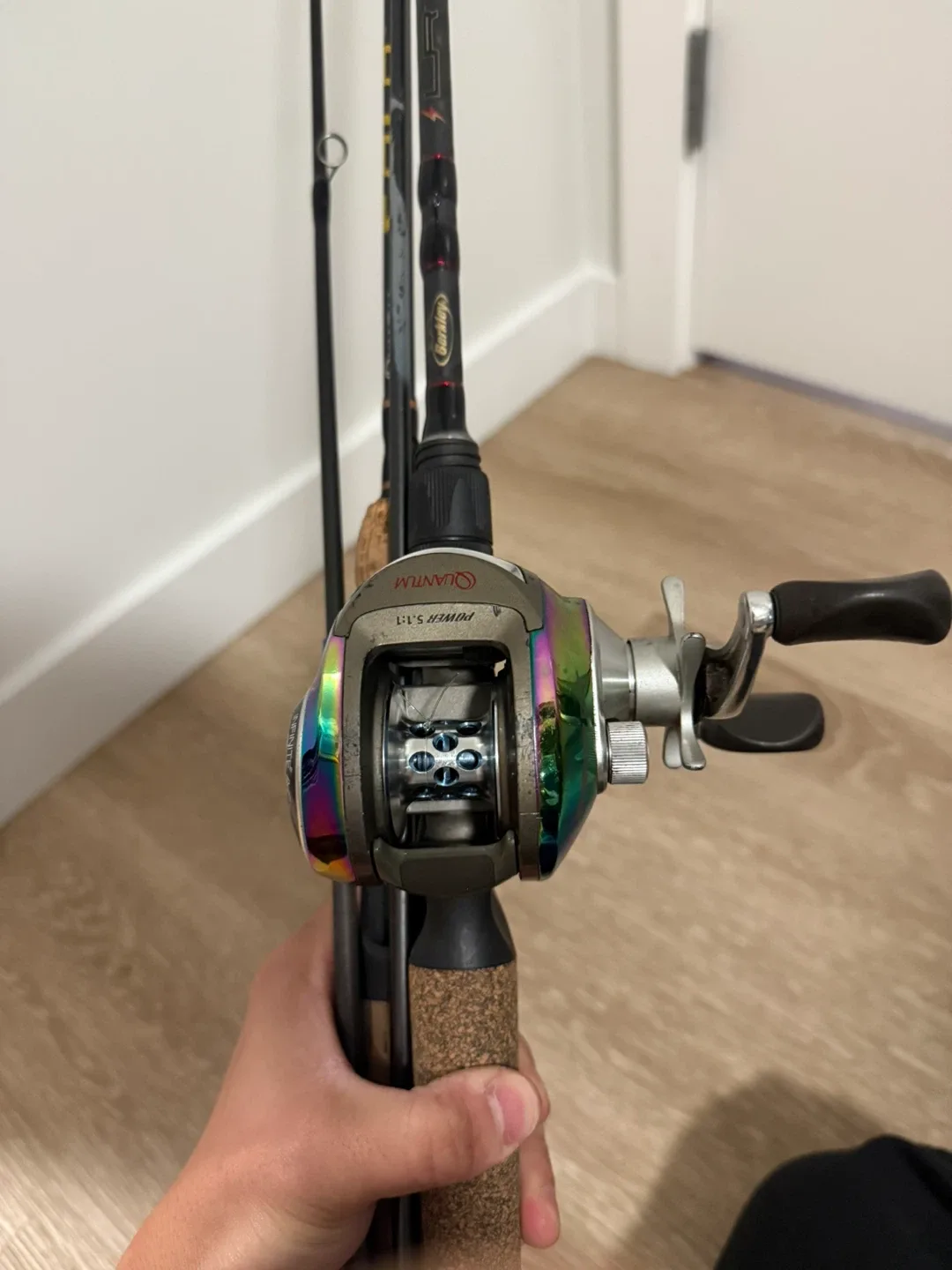 Quantum Power 511 Baitcasting Reel & Fishing Rods image indicator(3)
