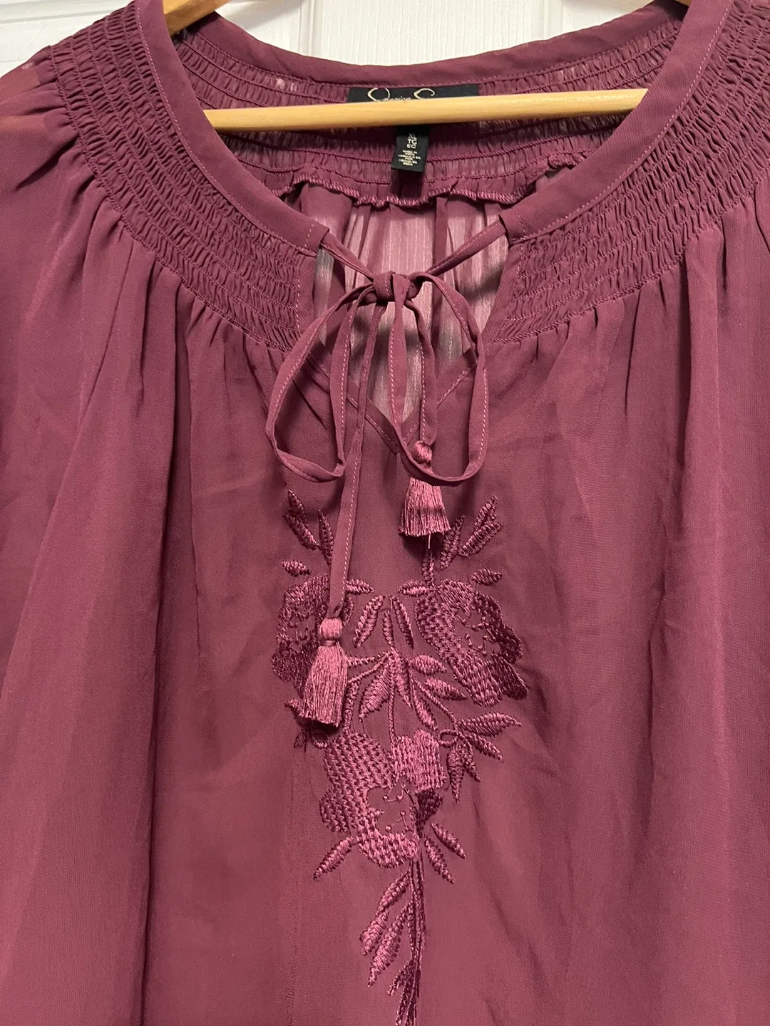 Jessica Simpson Blouse - Size 1X - Burgundy image indicator(2)
