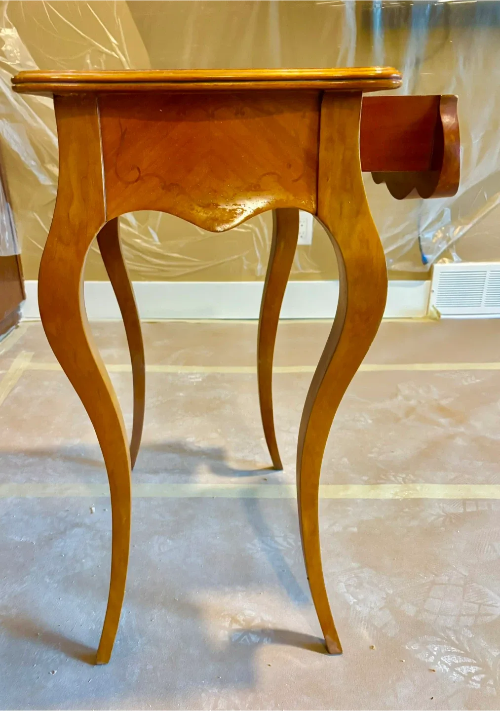 Vintage Inlaid Wood Accent Table image indicator(3)