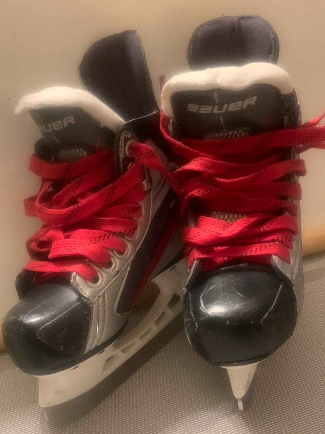 Bauer Vapor X3.0 Ice Hockey Skates - Size US Y11 image indicator(5)