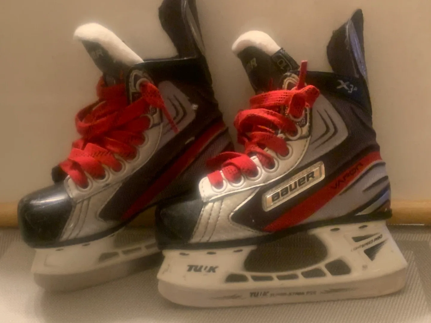 Bauer Vapor X3.0 Ice Hockey Skates - Size US Y11 image indicator(2)