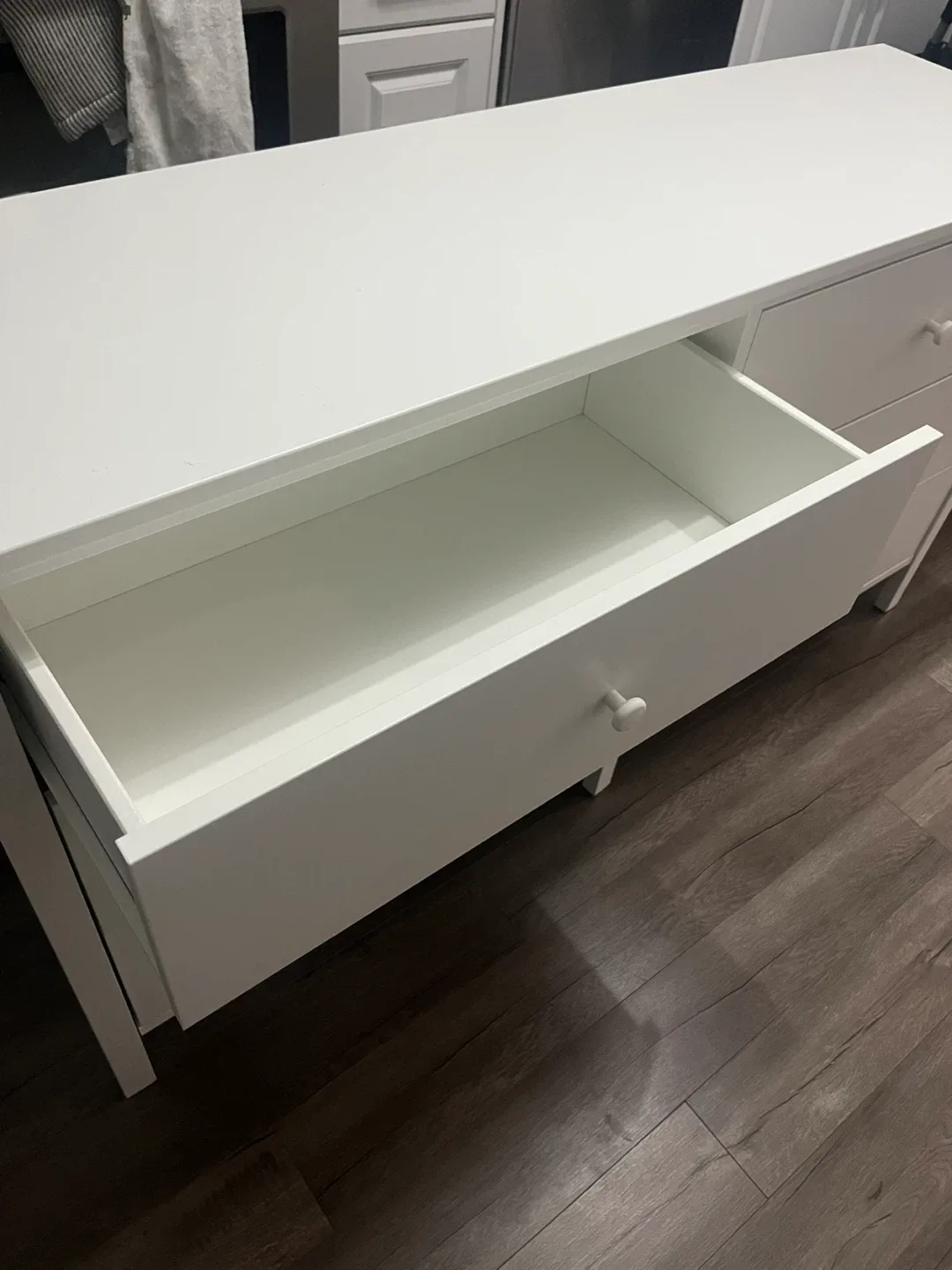 Ikea White 6-Drawer Dresser image indicator(3)