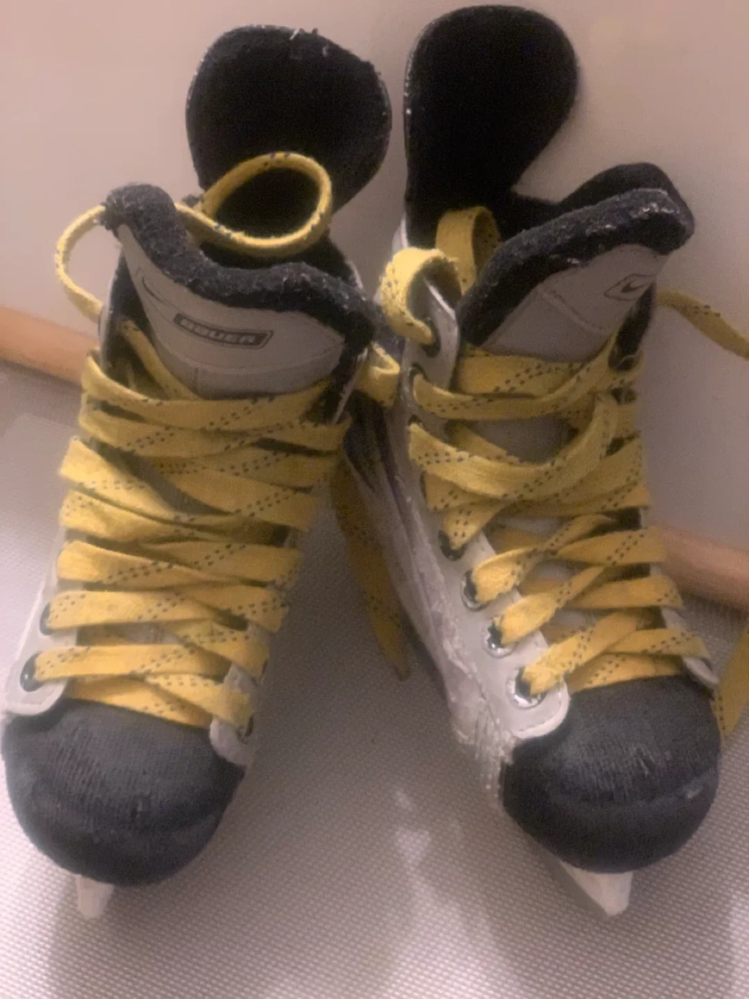 Bauer Lil Champ Youth Hockey Skates size 11 image indicator(3)