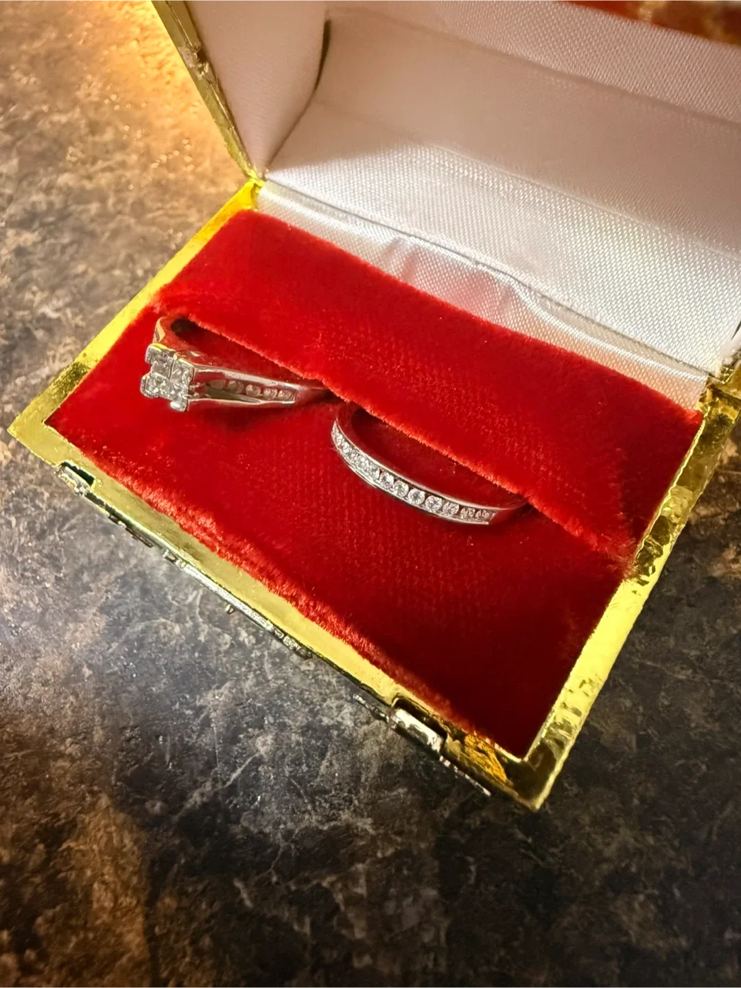 Women’s rings image indicator(2)