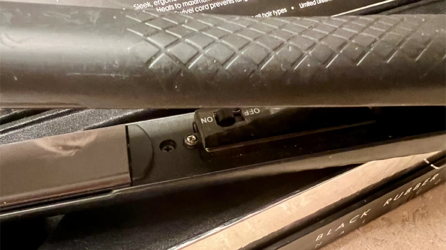 Ceramic hair flat iron 1 1/4 in. - photo 3