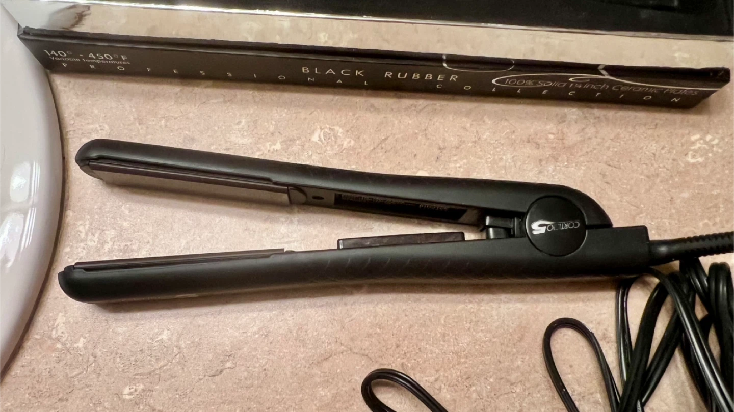 Ceramic hair flat iron 1 1/4 in. - photo 4