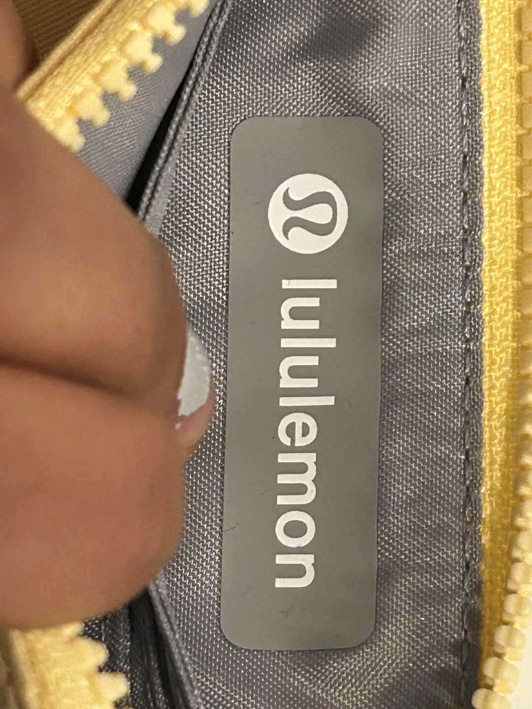 Lululemon Yellow Coin/Card Pouch image indicator(3)