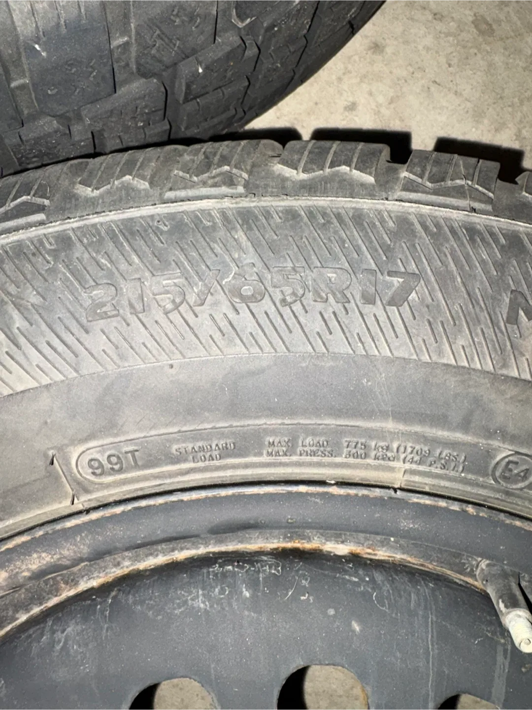 Winter Tires 215/65R17 image indicator(4)