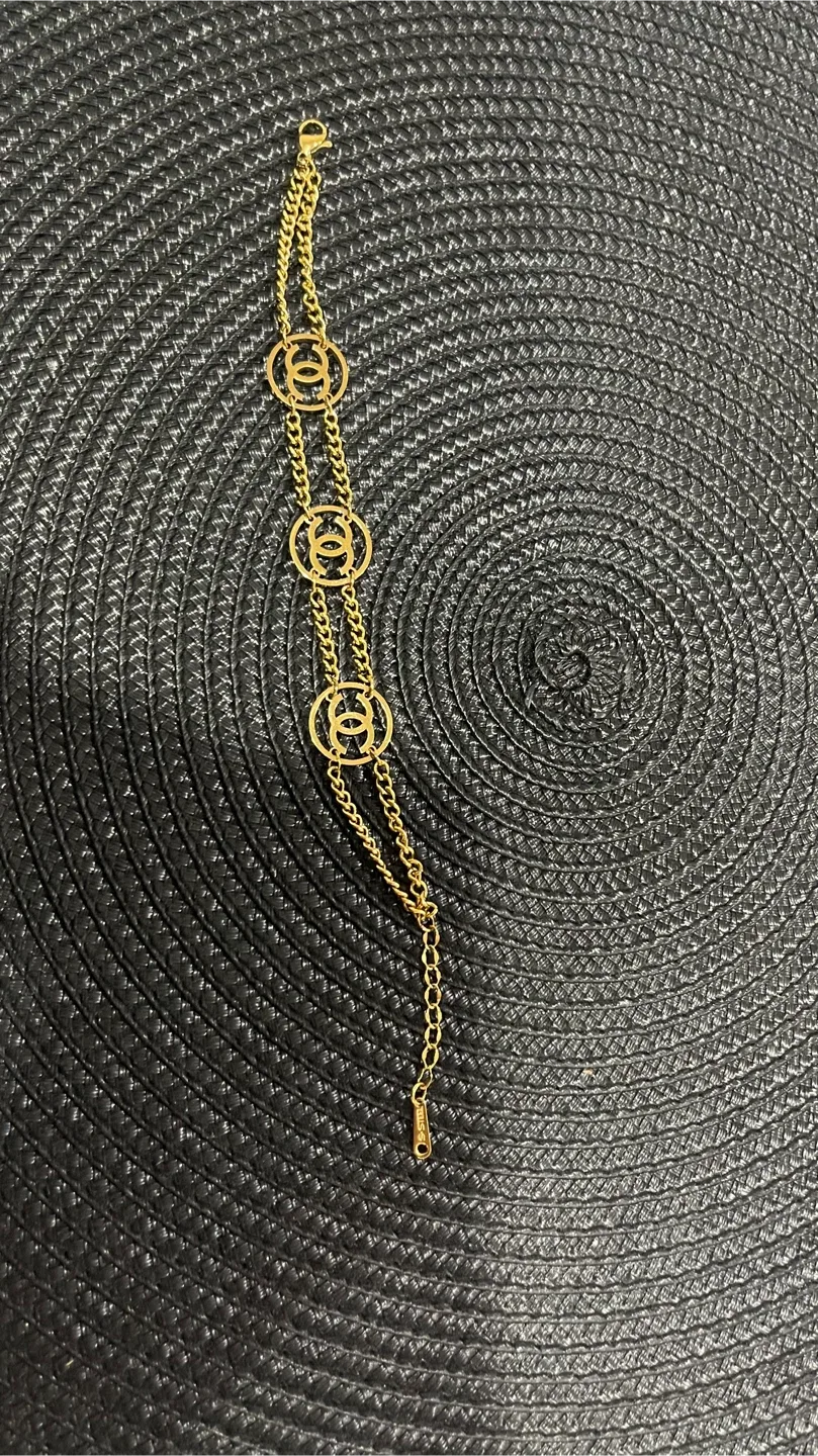 Selling a lovely bracelet image indicator(5)