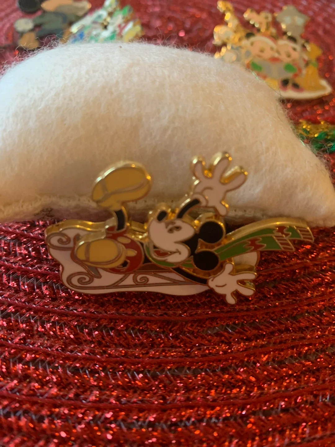 Disney Mickey Mouse Sleigh Pin image indicator(2)