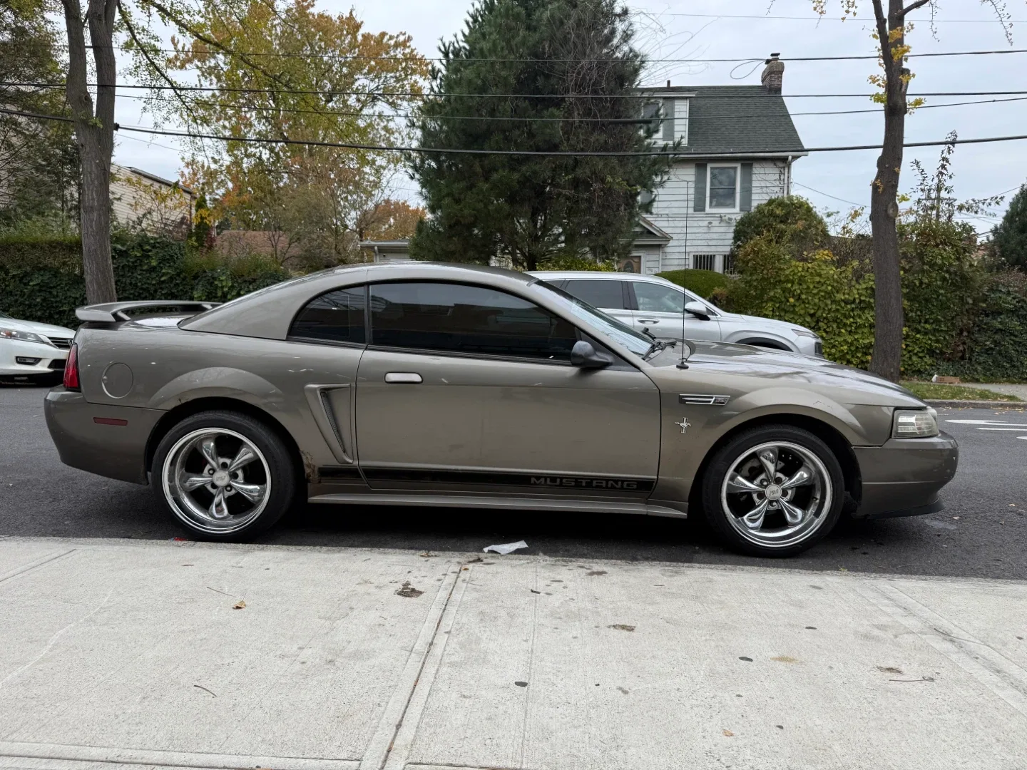 2002 Ford Mustang V6 Coupe - Great Condition! image indicator(2)