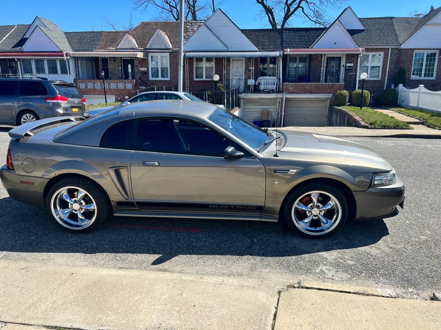 2002 Ford Mustang V6 Coupe - Great Condition! image indicator(7)