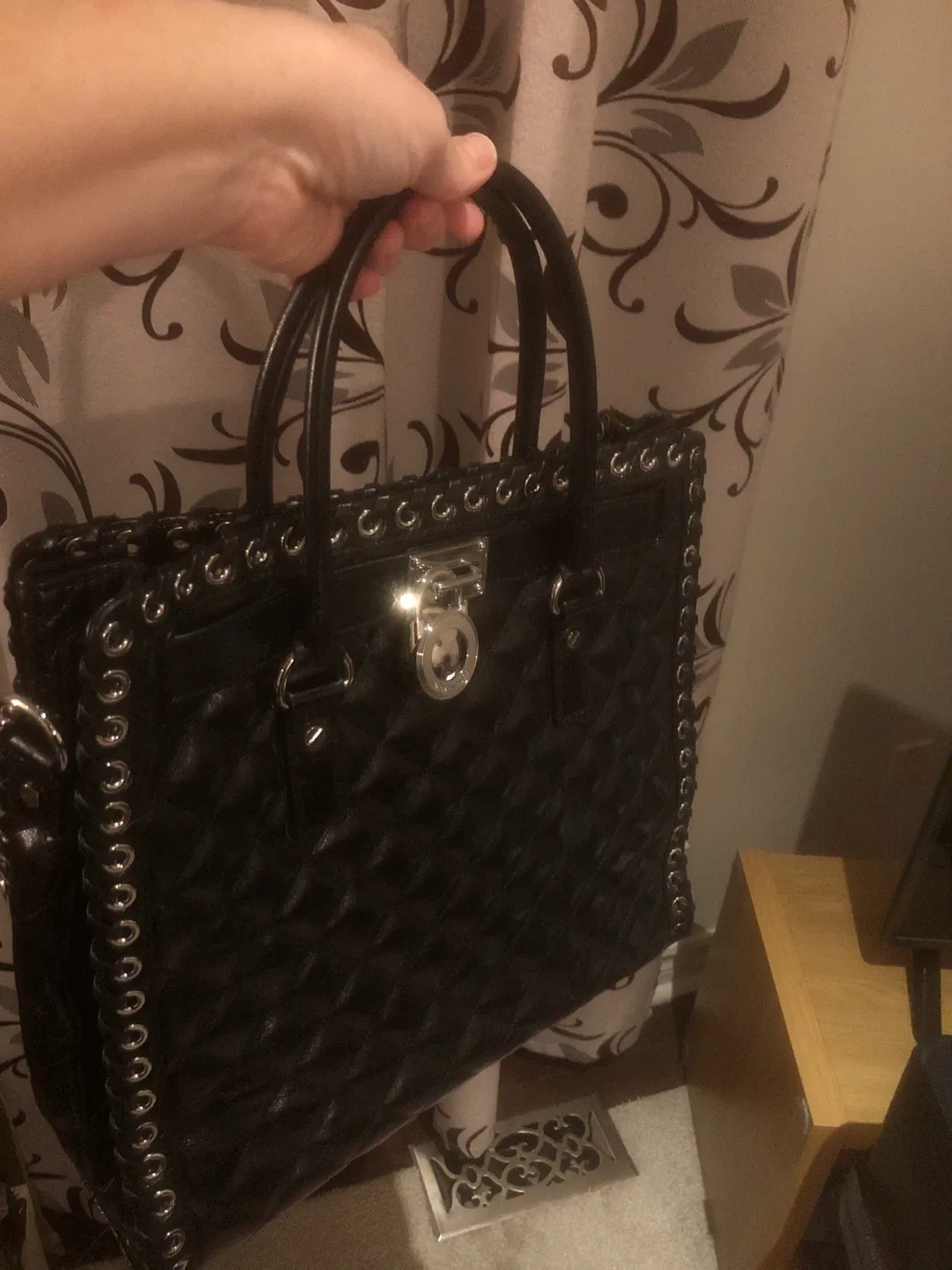 Michael Kors Black Quilted Tote Bag image indicator(7)