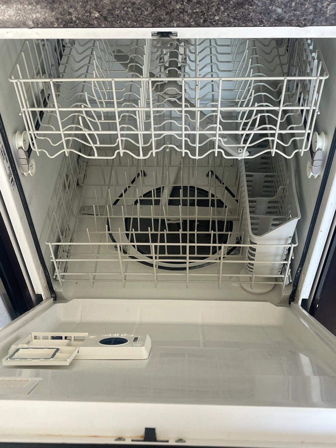 Whirlpool Dishwasher 24” - photo 2