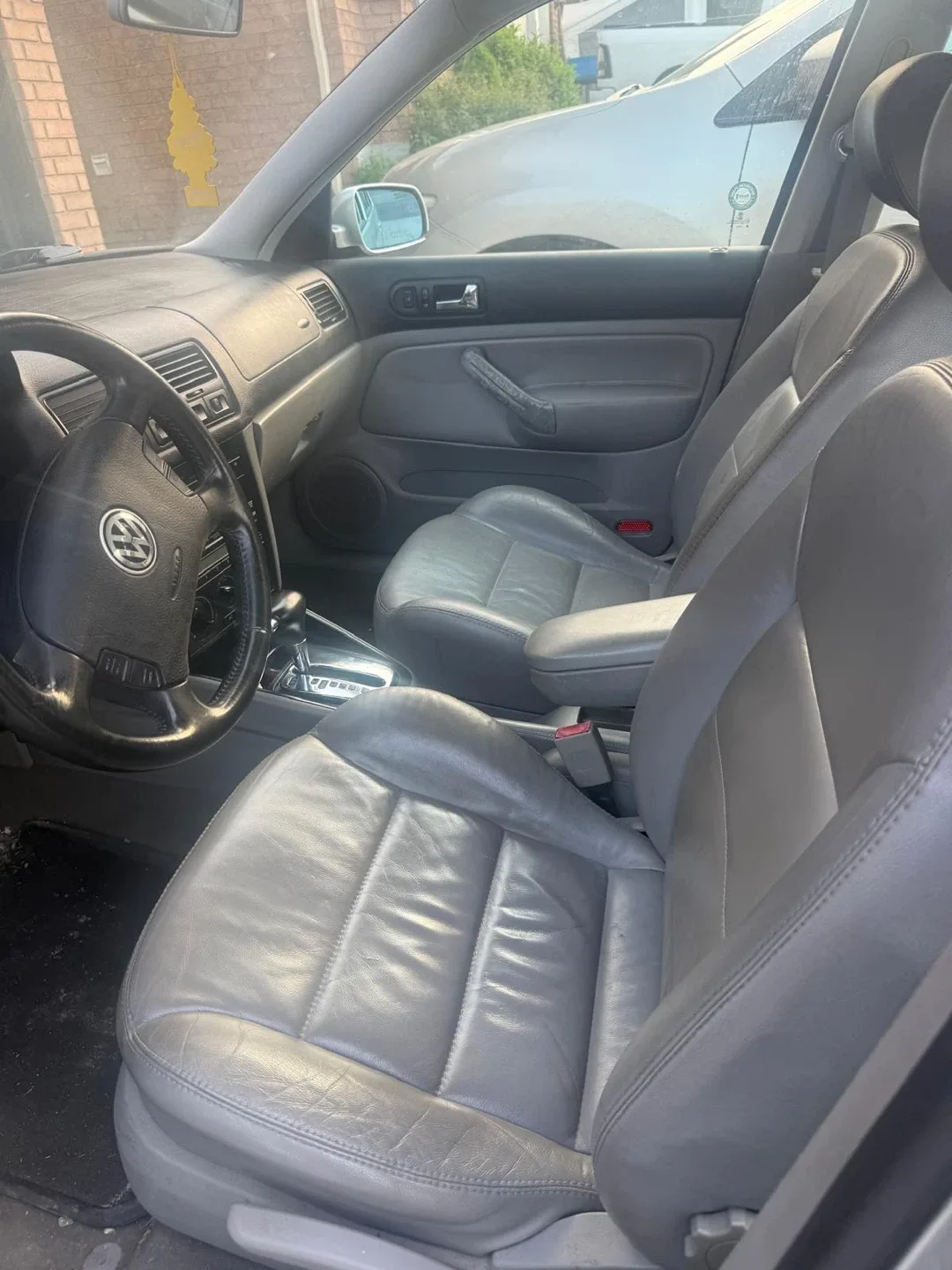 2001 Volkswagen Jetta 1.8T Sedan image indicator(4)